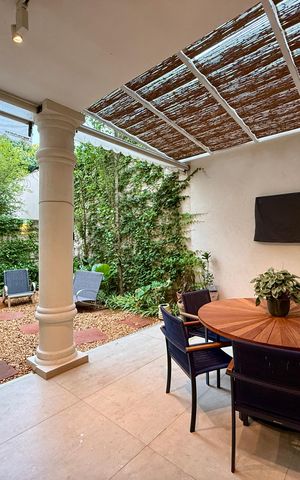 Casa de condomínio à venda com 350m², 4 quartos e 3 vagas Casa de condomínio à venda com 350m², 4 quartos e 3 vagasÁrea Gourmet