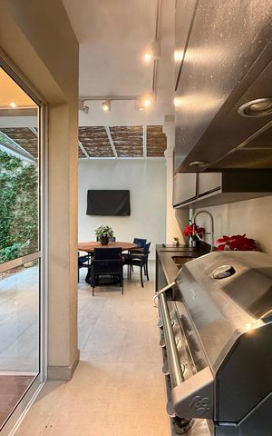 Casa de condomínio à venda com 350m², 4 quartos e 3 vagas Casa de condomínio à venda com 350m², 4 quartos e 3 vagasÁrea Gourmet