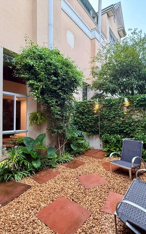 Casa de condomínio à venda com 350m², 4 quartos e 3 vagas Casa de condomínio à venda com 350m², 4 quartos e 3 vagasÁrea Gourmet