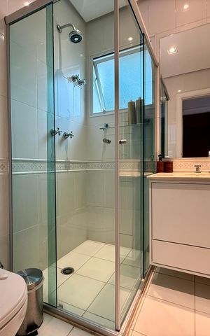 Casa de condomínio à venda com 350m², 4 quartos e 3 vagas Casa de condomínio à venda com 350m², 4 quartos e 3 vagasBanheiro Suíte 3