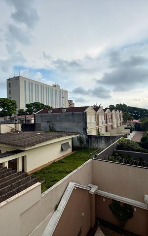 Casa de condomínio à venda com 350m², 4 quartos e 3 vagas Casa de condomínio à venda com 350m², 4 quartos e 3 vagasVista Suíte 1