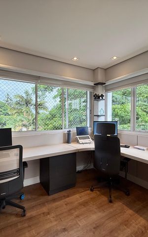 Casa de condomínio à venda com 350m², 4 quartos e 3 vagas Casa de condomínio à venda com 350m², 4 quartos e 3 vagasSuíte 1