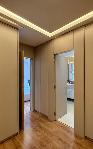 Casa de condomínio à venda com 350m², 4 quartos e 3 vagas Casa de condomínio à venda com 350m², 4 quartos e 3 vagasCloset Suíte 1