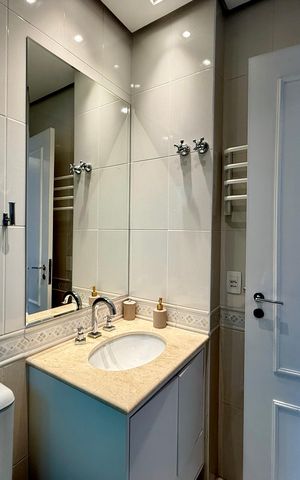 Casa de condomínio à venda com 350m², 4 quartos e 3 vagas Casa de condomínio à venda com 350m², 4 quartos e 3 vagasBanheiro Suíte 4