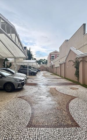 Casa de condomínio à venda com 350m², 4 quartos e 3 vagas Casa de condomínio à venda com 350m², 4 quartos e 3 vagasÁrea comum