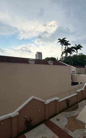 Casa de condomínio à venda com 350m², 4 quartos e 3 vagas Casa de condomínio à venda com 350m², 4 quartos e 3 vagasVista Suíte 1