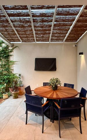 Casa de condomínio à venda com 350m², 4 quartos e 3 vagas Casa de condomínio à venda com 350m², 4 quartos e 3 vagasÁrea Gourmet