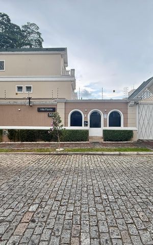 Casa de condomínio à venda com 350m², 4 quartos e 3 vagas Casa de condomínio à venda com 350m², 4 quartos e 3 vagasFachada