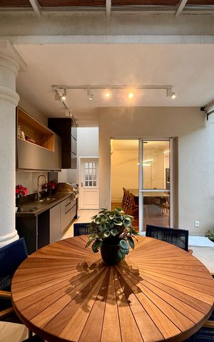 Casa de condomínio à venda com 350m², 4 quartos e 3 vagas Casa de condomínio à venda com 350m², 4 quartos e 3 vagasÁrea Gourmet