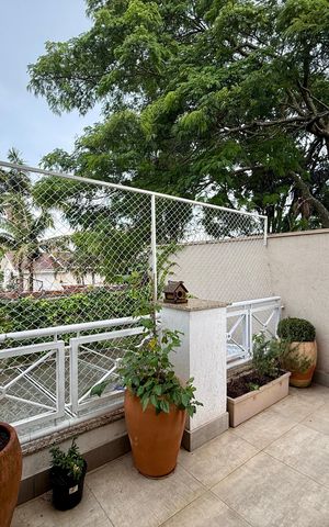 Casa de condomínio à venda com 350m², 4 quartos e 3 vagas Casa de condomínio à venda com 350m², 4 quartos e 3 vagasSacada Suíte 2