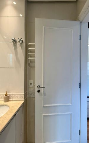 Casa de condomínio à venda com 350m², 4 quartos e 3 vagas Casa de condomínio à venda com 350m², 4 quartos e 3 vagasBanheiro Suíte 4