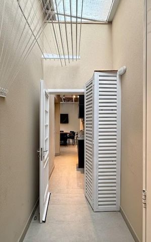 Casa de condomínio à venda com 350m², 4 quartos e 3 vagas Casa de condomínio à venda com 350m², 4 quartos e 3 vagasÁrea de Serviço