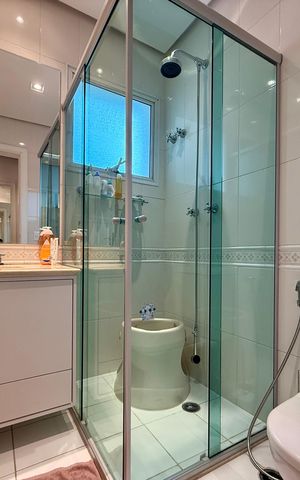 Casa de condomínio à venda com 350m², 4 quartos e 3 vagas Casa de condomínio à venda com 350m², 4 quartos e 3 vagasBanheiro Suíte 2