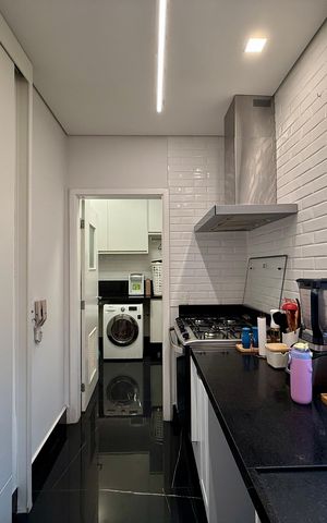 Casa de condomínio à venda com 350m², 4 quartos e 3 vagas Casa de condomínio à venda com 350m², 4 quartos e 3 vagasCozinha