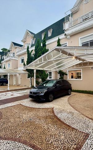 Casa de condomínio à venda com 350m², 4 quartos e 3 vagas Casa de condomínio à venda com 350m², 4 quartos e 3 vagasFachada Casa