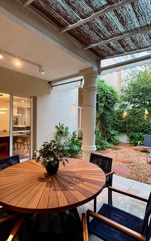 Casa de condomínio à venda com 350m², 4 quartos e 3 vagas Casa de condomínio à venda com 350m², 4 quartos e 3 vagasÁrea Gourmet