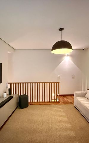 Casa de condomínio à venda com 350m², 4 quartos e 3 vagas Casa de condomínio à venda com 350m², 4 quartos e 3 vagasSala Íntima