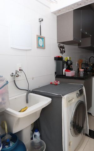 Casa à venda com 77m², 2 quartos e 2 vagasLavanderia