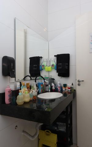 Casa à venda com 77m², 2 quartos e 2 vagasBanheiro da Suíte 1