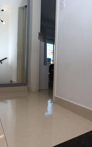 Casa à venda com 77m², 2 quartos e 2 vagasHall
