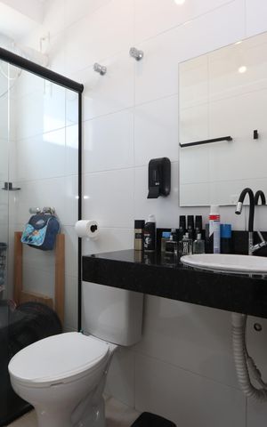 Casa à venda com 77m², 2 quartos e 2 vagasBanheiro da Suíte 2