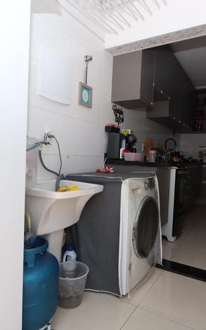 Casa à venda com 77m², 2 quartos e 2 vagasLavanderia