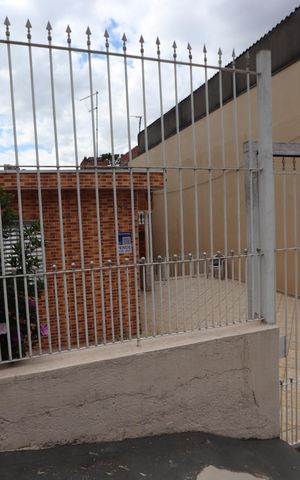 Casa para alugar com 230m², 3 quartos e 3 vagasFachada