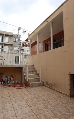 Casa para alugar com 230m², 3 quartos e 3 vagasQuintal