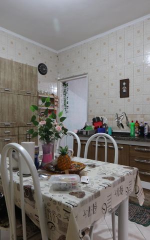 Casa para alugar com 230m², 3 quartos e 3 vagasCozinha - casa 2