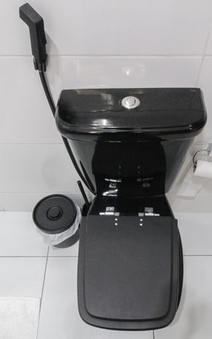 Apartamento à venda com 105m², 2 quartos e sem vaga Apartamento à venda com 105m², 2 quartos e sem vagaBanheiro