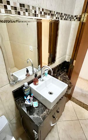 Casa à venda com 128m², 2 quartos e 1 vaga Casa à venda com 128m², 2 quartos e 1 vagaBanheiro