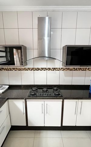 Casa à venda com 128m², 2 quartos e 1 vaga Casa à venda com 128m², 2 quartos e 1 vagaCozinha