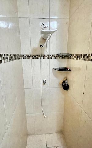 Casa à venda com 128m², 2 quartos e 1 vaga Casa à venda com 128m², 2 quartos e 1 vagaBanheiro