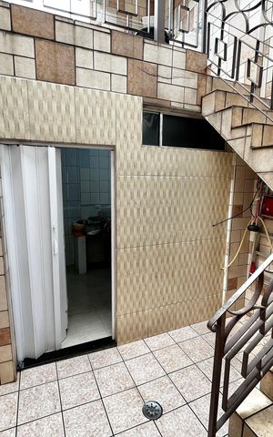 Casa à venda com 128m², 2 quartos e 1 vaga Casa à venda com 128m², 2 quartos e 1 vagaQuintal