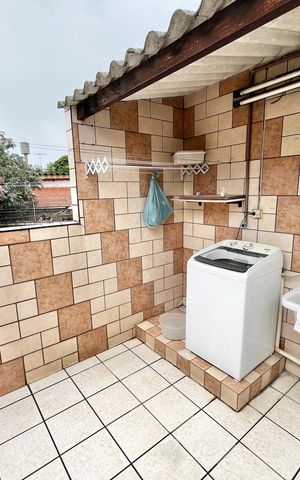 Casa à venda com 128m², 2 quartos e 1 vaga Casa à venda com 128m², 2 quartos e 1 vagaVaranda/Lavanderia