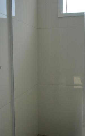 Casa de condomínio para alugar com 70m², 2 quartos e 2 vagas Casa de condomínio para alugar com 70m², 2 quartos e 2 vagasBanheiro