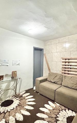 Casa à venda com 130m², 3 quartos e sem vaga Casa à venda com 130m², 3 quartos e sem vagaQuarto