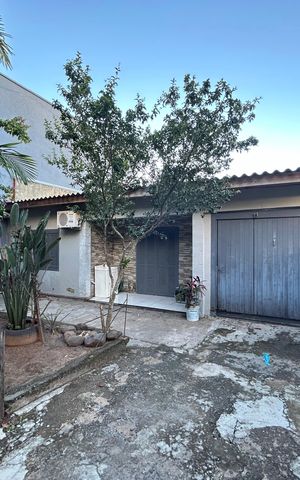 Casa à venda com 130m², 3 quartos e sem vaga Casa à venda com 130m², 3 quartos e sem vagaFachada