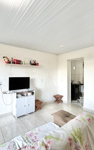 Casa à venda com 130m², 3 quartos e sem vaga Casa à venda com 130m², 3 quartos e sem vagaSala