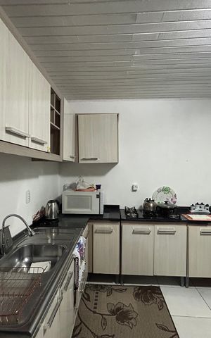 Casa à venda com 130m², 3 quartos e sem vaga Casa à venda com 130m², 3 quartos e sem vagaCozinha