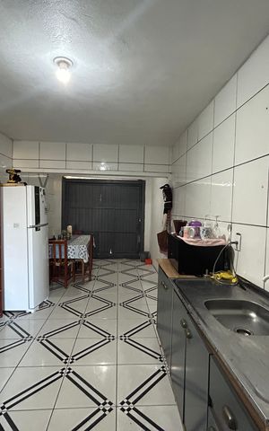 Casa à venda com 130m², 3 quartos e sem vaga Casa à venda com 130m², 3 quartos e sem vagaCozinha