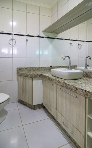 Casa para alugar com 1200m², 6 quartos e 4 vagas Casa para alugar com 1200m², 6 quartos e 4 vagasBanheiro da Suíte 1