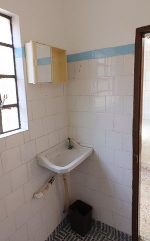 Casa à venda com 245m², 3 quartos e 2 vagasBanheiro 2