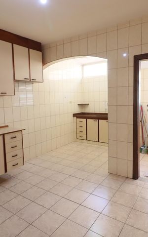 Casa à venda com 245m², 3 quartos e 2 vagasCozinha