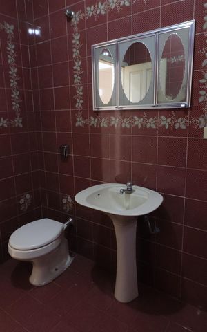 Casa à venda com 245m², 3 quartos e 2 vagasBanheiro