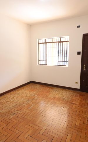 Casa à venda com 245m², 3 quartos e 2 vagasSala