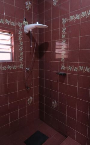 Casa à venda com 245m², 3 quartos e 2 vagasBanheiro