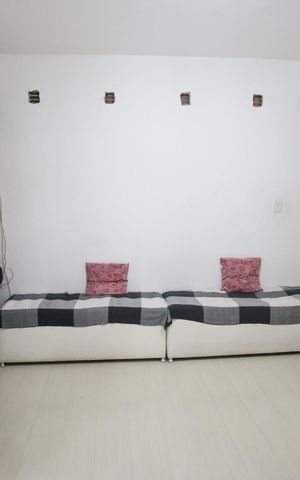 Casa à venda com 200m², 3 quartos e sem vagaHall dos Quartos