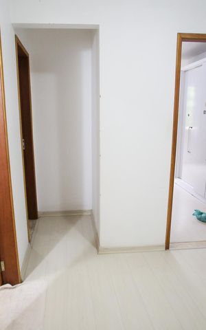 Casa à venda com 200m², 3 quartos e sem vagaHall dos Quartos