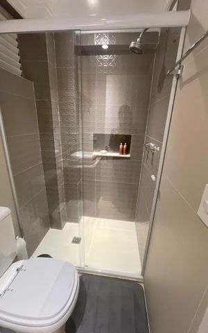 Apartamento à venda com 93m², 2 quartos e 1 vaga Apartamento à venda com 93m², 2 quartos e 1 vagaBanheiro
